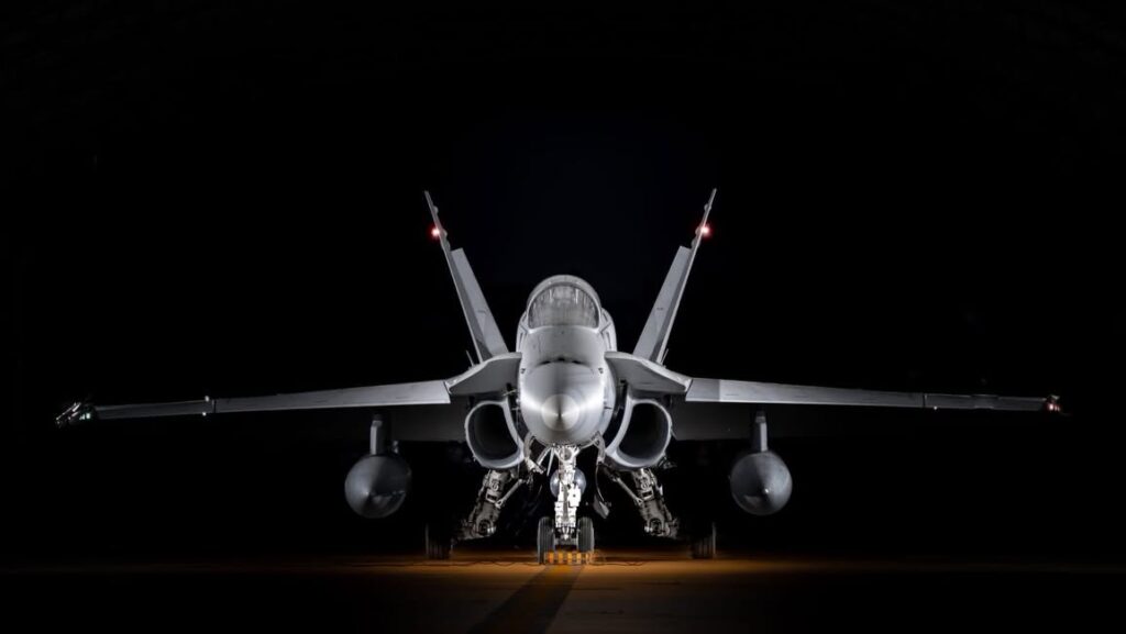 FOTO | Comandamentul Aerian al NATO publică imagini de la doborârea dronei de avioanele F-18 spaniole