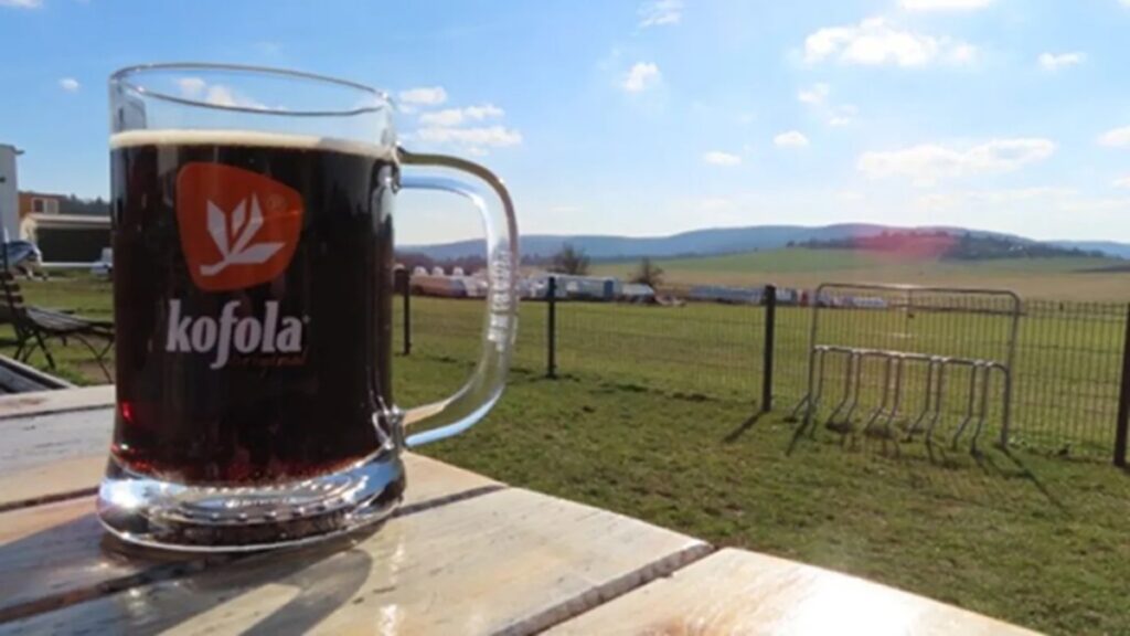 Cola creată în comunism ca să învingă Coca-Cola se vinde și astăzi / Opt rivali locali cu rețete surprinzătoare / În România s-a vândut Quik Cola, dar produsul a dispărut de pe piață