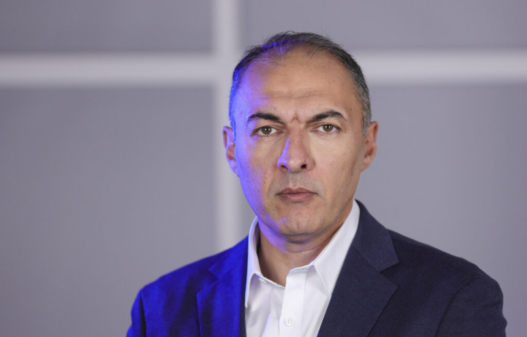 Democrația iliberală. Războiul hibrid dus de PSD și CCR împotriva statului de drept