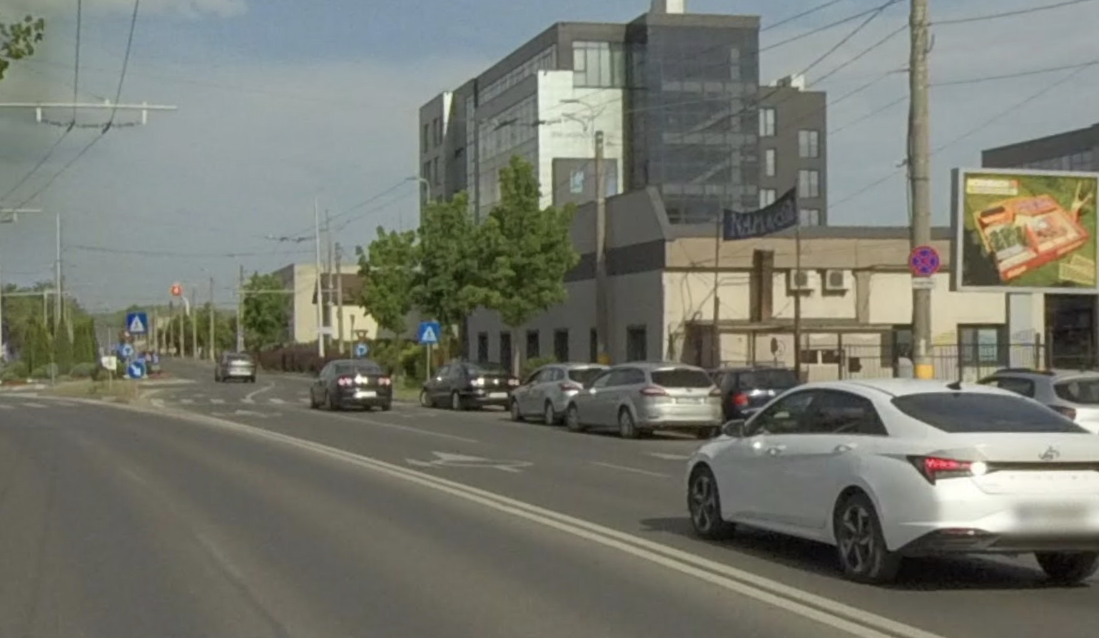Revoltat după ce a aterizat din vacanță: ce a găsit pe străzile din Cluj-Napoca l-a scos din minți. „Românul poate lăsa mașina doar unde vrea el"