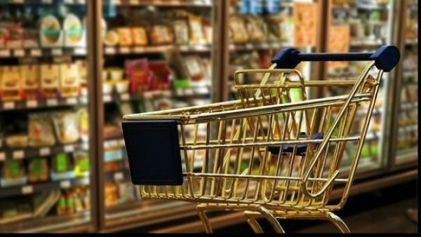 Unde se duc, de fapt, banii românilor: peste 42 de miliarde de euro în magazine. Categoria care a explodat nu e mâncarea, iar Clujul apare în studiu