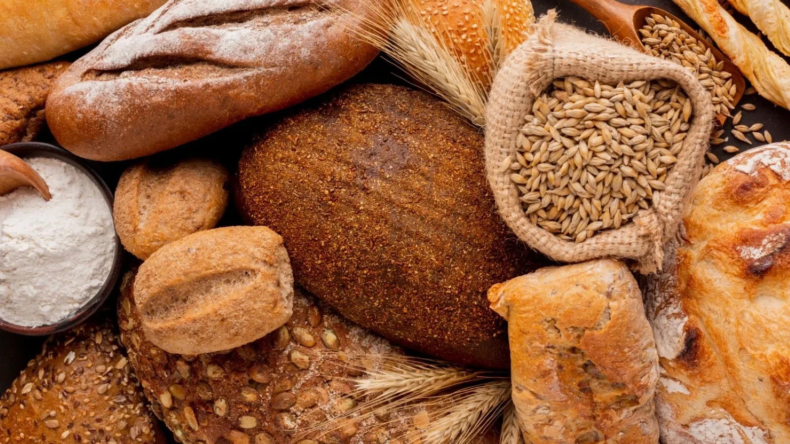 Pâinea și pastele se vor scumpi - Seceta și războiul riscă să le transforme în alimente de lux