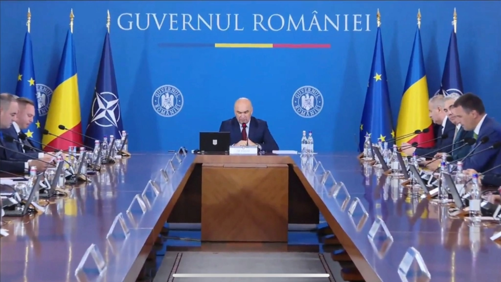 Bolojan forțează din nou limita legii: Ședință pentru un singur act normativ pentru care guvernul demis nu ar avea competență / Argumentele Guvernului
