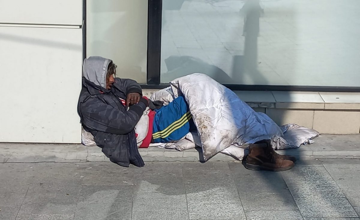Clujenii se tem să își trimită copiii cu autobuzul, din cauza persoanelor fără adăpost: „Ne este frică. Sunt agresivi și consumă tot felul de substanțe”