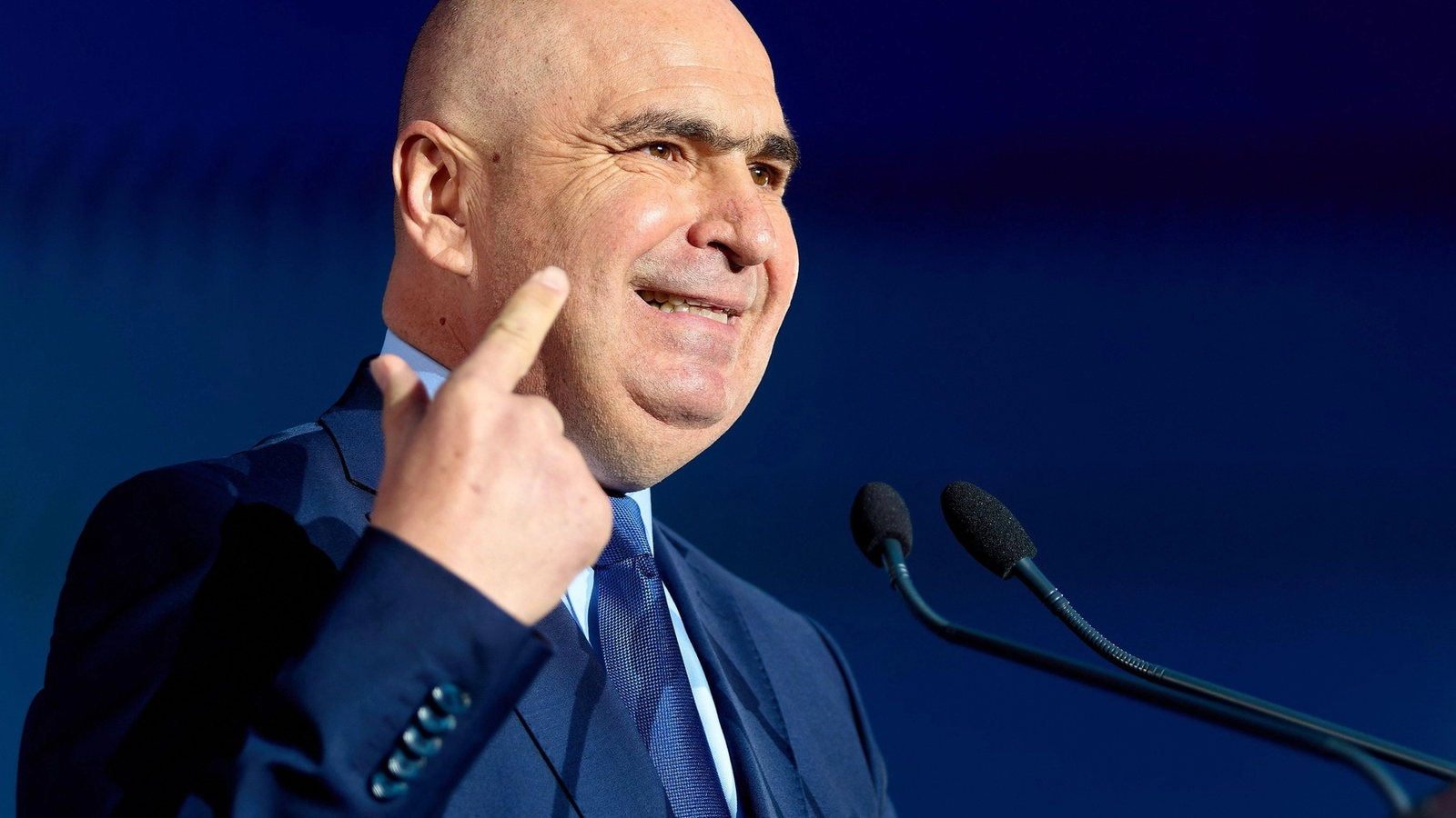 Sindicatul angajaților din Guvern îi cere lui Bolojan să explice relația cu Beniamin Rus, după inaugurarea pasajelor construite de firmele omului de afaceri