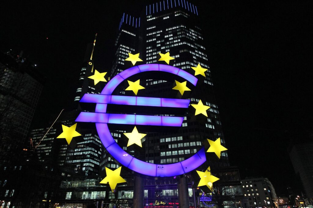 Banca Centrală Europeană avertizează că Europa nu își permite să rateze revoluția inteligenței artificiale