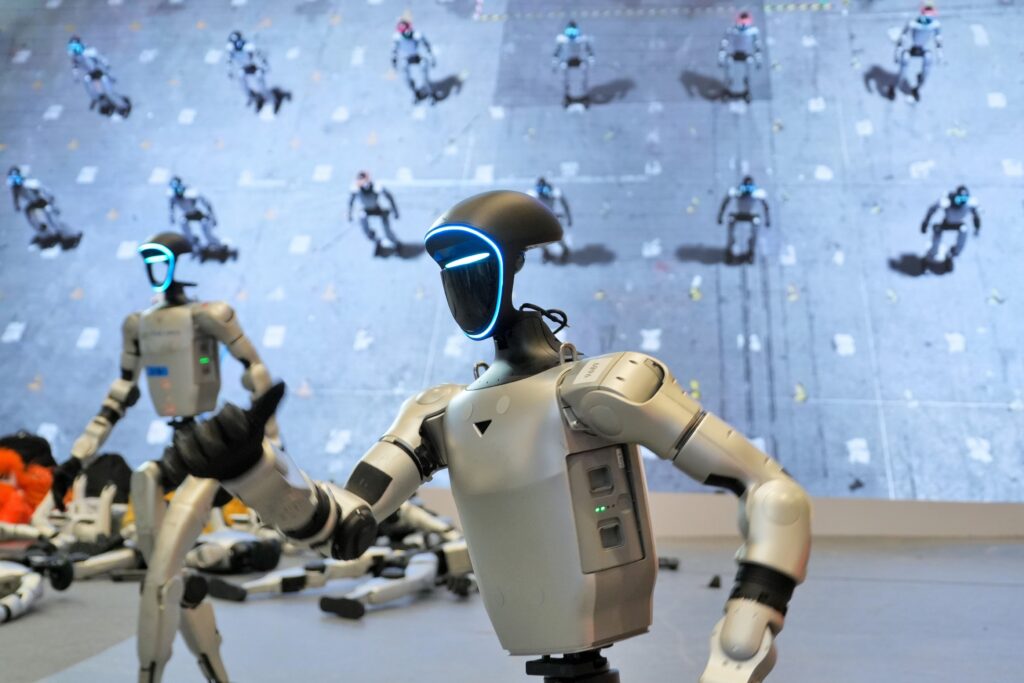Acțiunile producătorului chinez de roboți Unitree au crescut cu peste 600% la debutul pe bursa din Shanghai