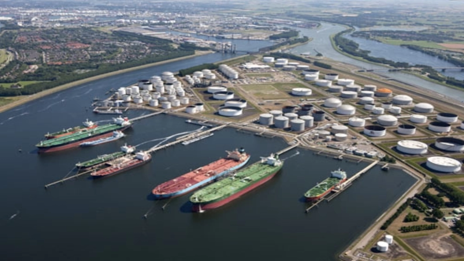 Scântei la Oil Terminal: Sindicatul declanșează conflictul colectiv de muncă după eșecul negocierilor salariale