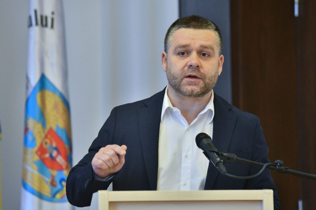 Ciprian Ciucu rămâne sub control judiciar şi cu interdicţia de a părăsi România