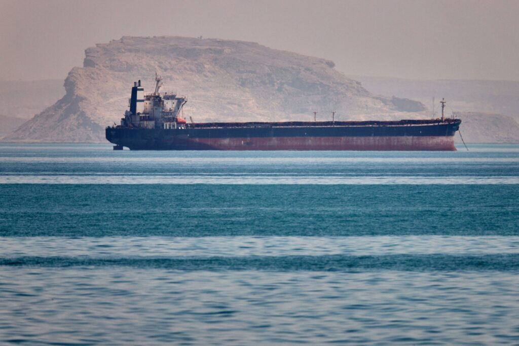 Petrolier capturat de piraţi în largul Yemenului şi deturnat spre Somalia