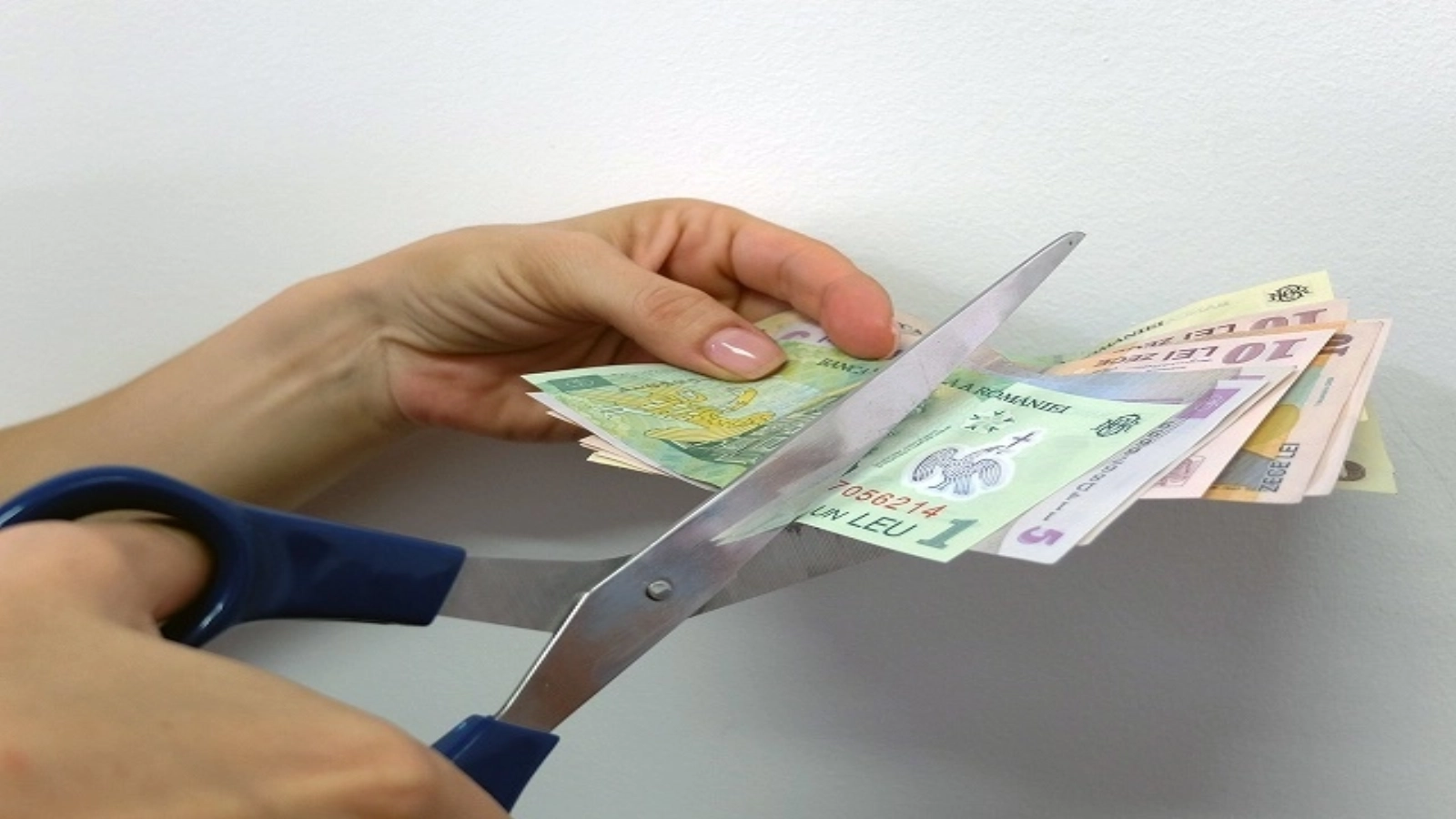 AVEM PROIECTUL! Grila începe sub salariul minim: cum arată noua Lege a salarizării ajunsă joi la partide | DOCUMENTE