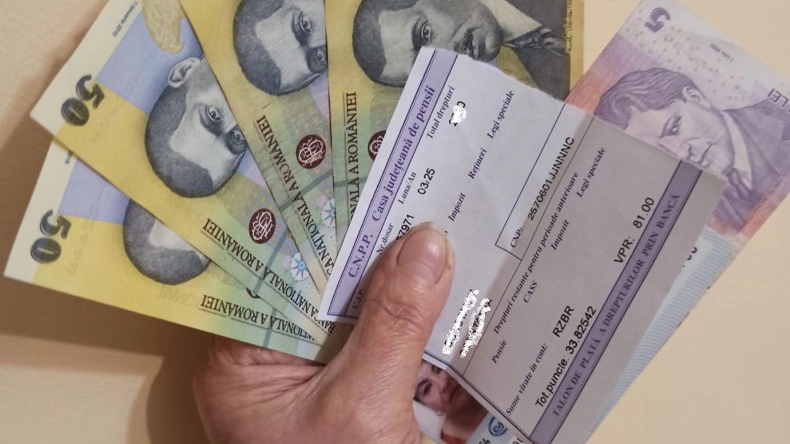 Când se plătesc pensiile în septembrie. Unii dintre pensionari primesc banii mai târziu luna viitoare