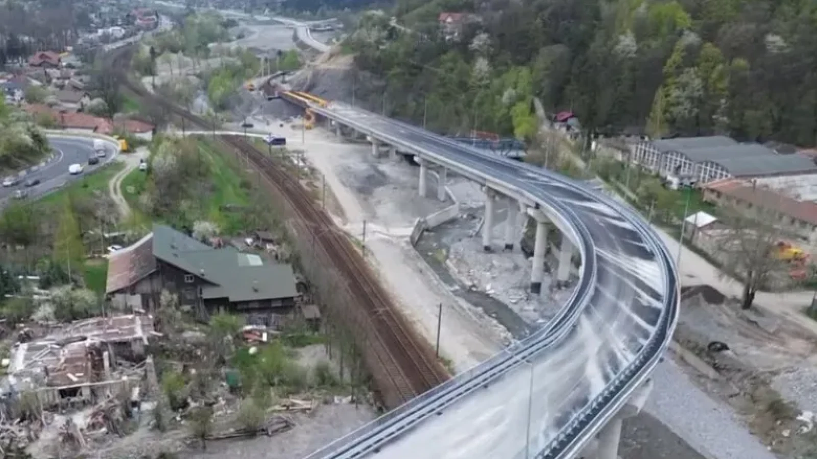 FOTO Se apropie momentul mult așteptat pe Valea Prahovei: Centura Comarnic este asfaltată complet și se pregătește deschiderea circulației