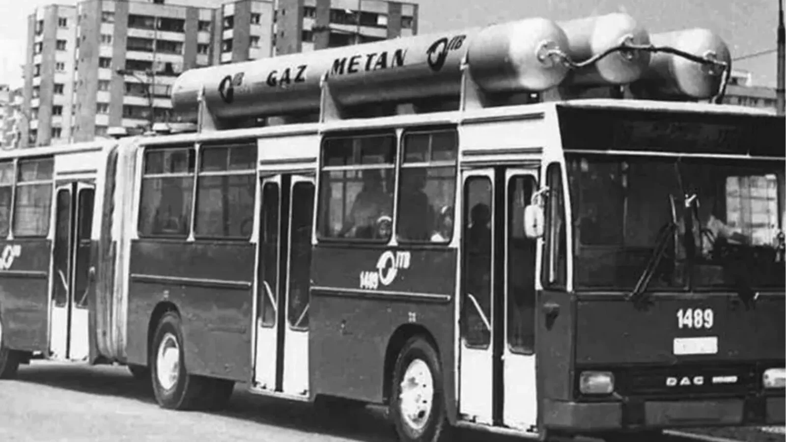 Autobuzele pe gaz ale lui Ceaușescu: Istoria "rachetelor" din anii '80