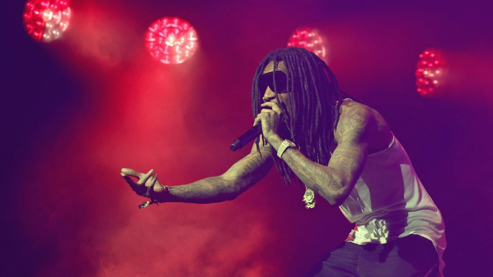 Cum încearcă rapperul Wiz Khalifa să scape de închisoare după ce și-a anulat toate concertele