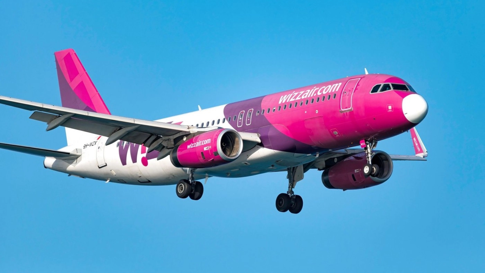 Incident pe Otopeni! Un avion Wizz Air care decolase spre barcelona s-a întors pe urgență la București