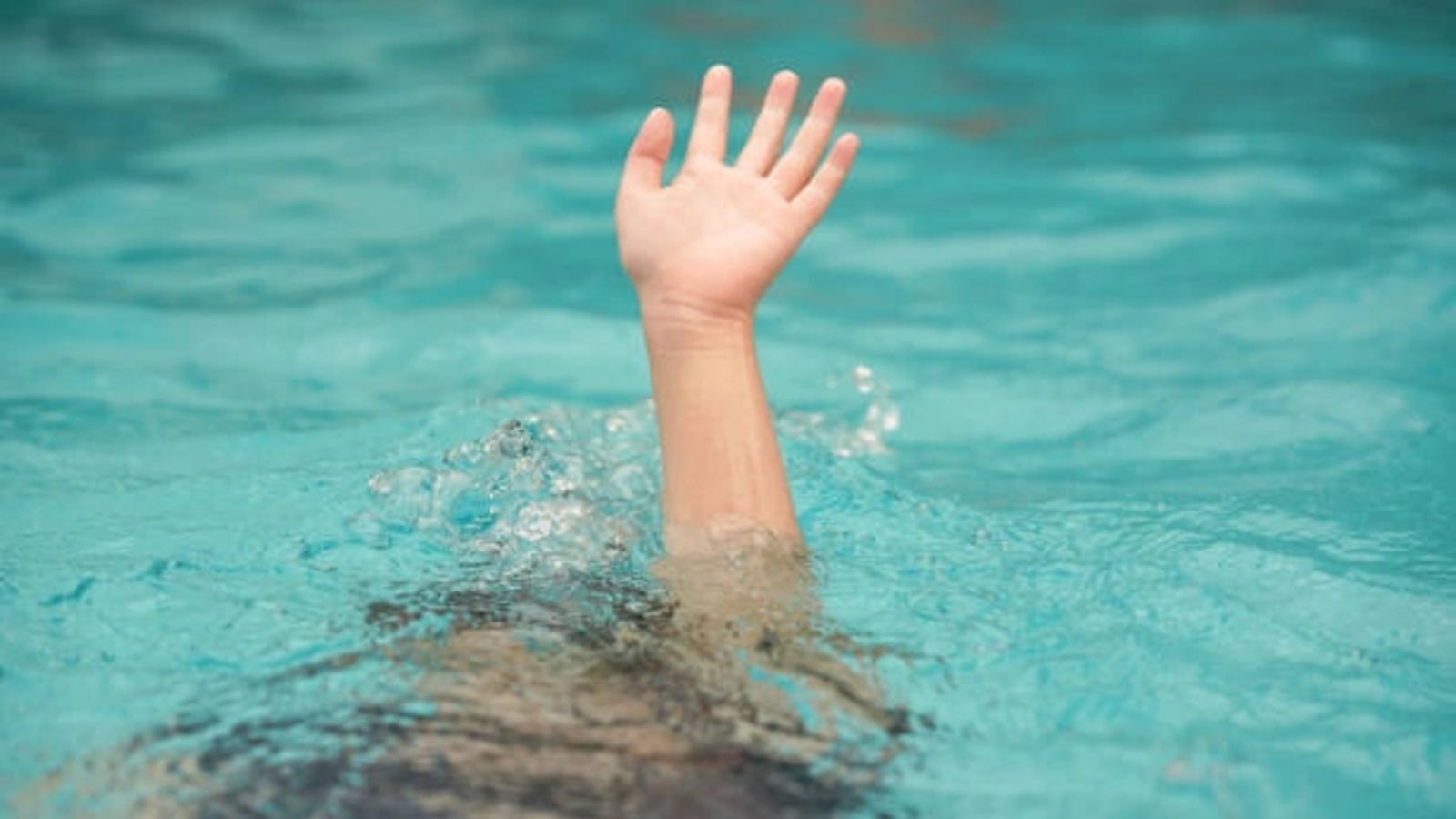 O nouă tragedie pe litoral! Un adolescent s-a înecat