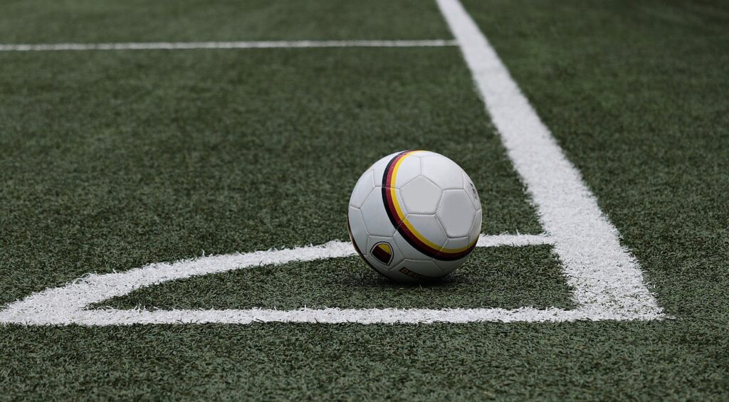 Campionat de fotbal între preoți greco-catolici și romano-catolici din România / Cei mai buni vor fi chemați la echipa națională și vor juca într-un turneu în Kosovo