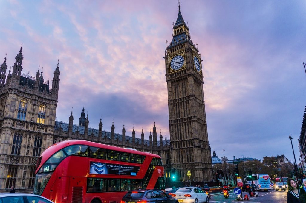 În Marea Britanie, un proiect de lege privind moartea asistată e readus în atenția publică de o deputată a Partidului Laburist, care se inspiră din țara sa natală, Australia