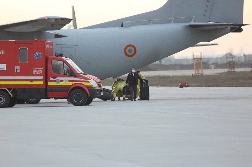 Pacient cu arsuri, transaportat în Belgia cu un avion militar C-27J Spartan