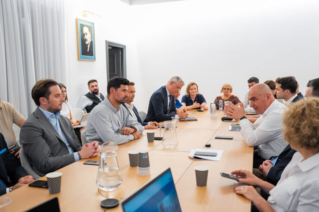Ilie Bolojan, ședință cu noii lideri ai filialelor PNL de la sectoarele Capitalei