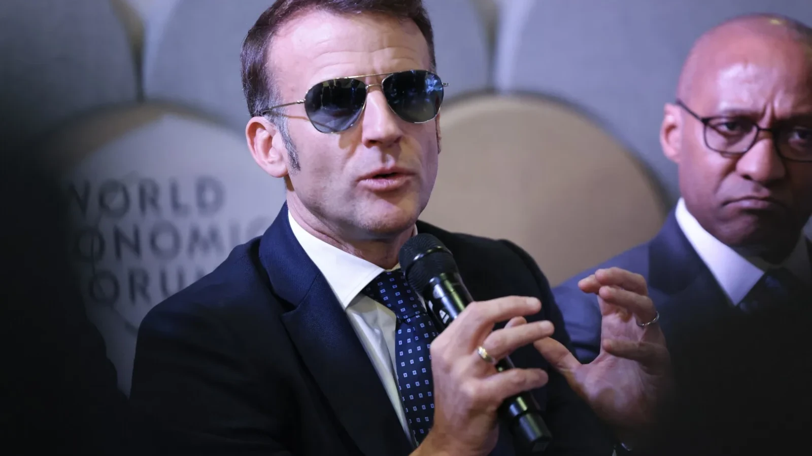 Macron a făcut un „anunţ fără precedent": proiecul „nemaivăzut de la Disneyland Paris încoace", după o înțelegere de 6 miliarde de euro cu saudiții