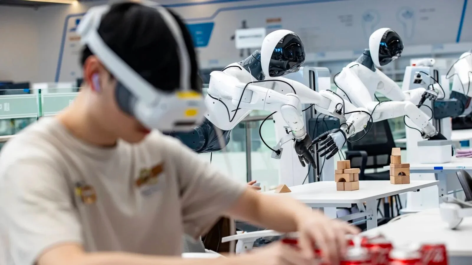 China pregătește o revoluție industrială care merge mult dincolo de roboții umanoizi: 'Ațipesc și lumea se schimbă'