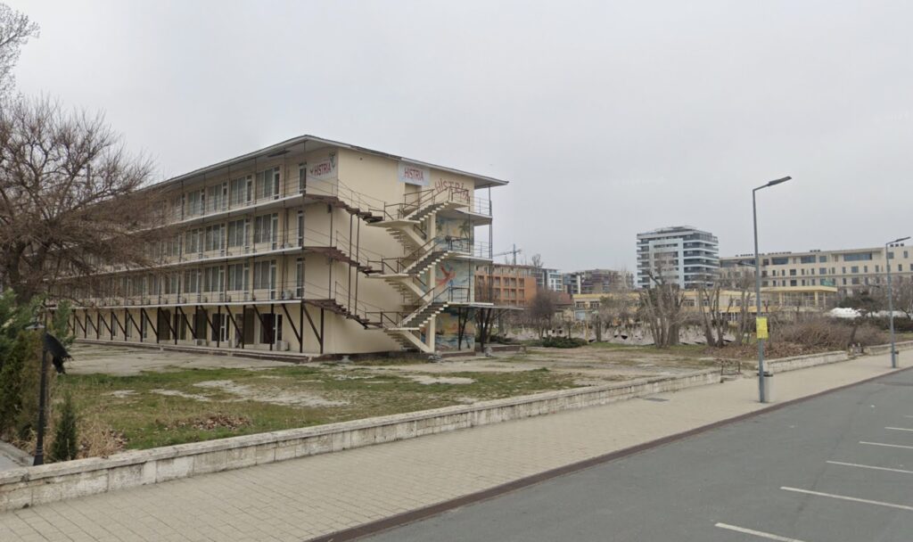 Structură de închiriere camere din Mamaia, închisă de comisarii CJPC / Patronul s-a opus fizic controlului / Hotelul i-a aparținut oficial, în trecut, omului de afaceri Gheorghe Bosînceanu