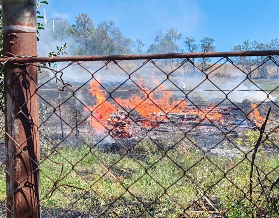 O primărie din Cluj îi „trage de urechi” pe locuitori după două incendii grave produse într-o singură zi: „Câmpurile și curțile sunt adevărate torțe”