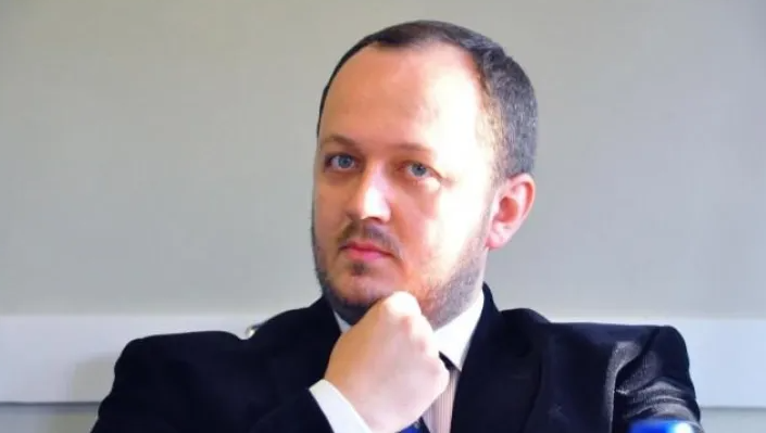 Profesorul clujean Adrian Papahagi, atac dur la denumirile stațiilor de metrou din Cluj-Napoca: „O aberație, o imbecilitate”
