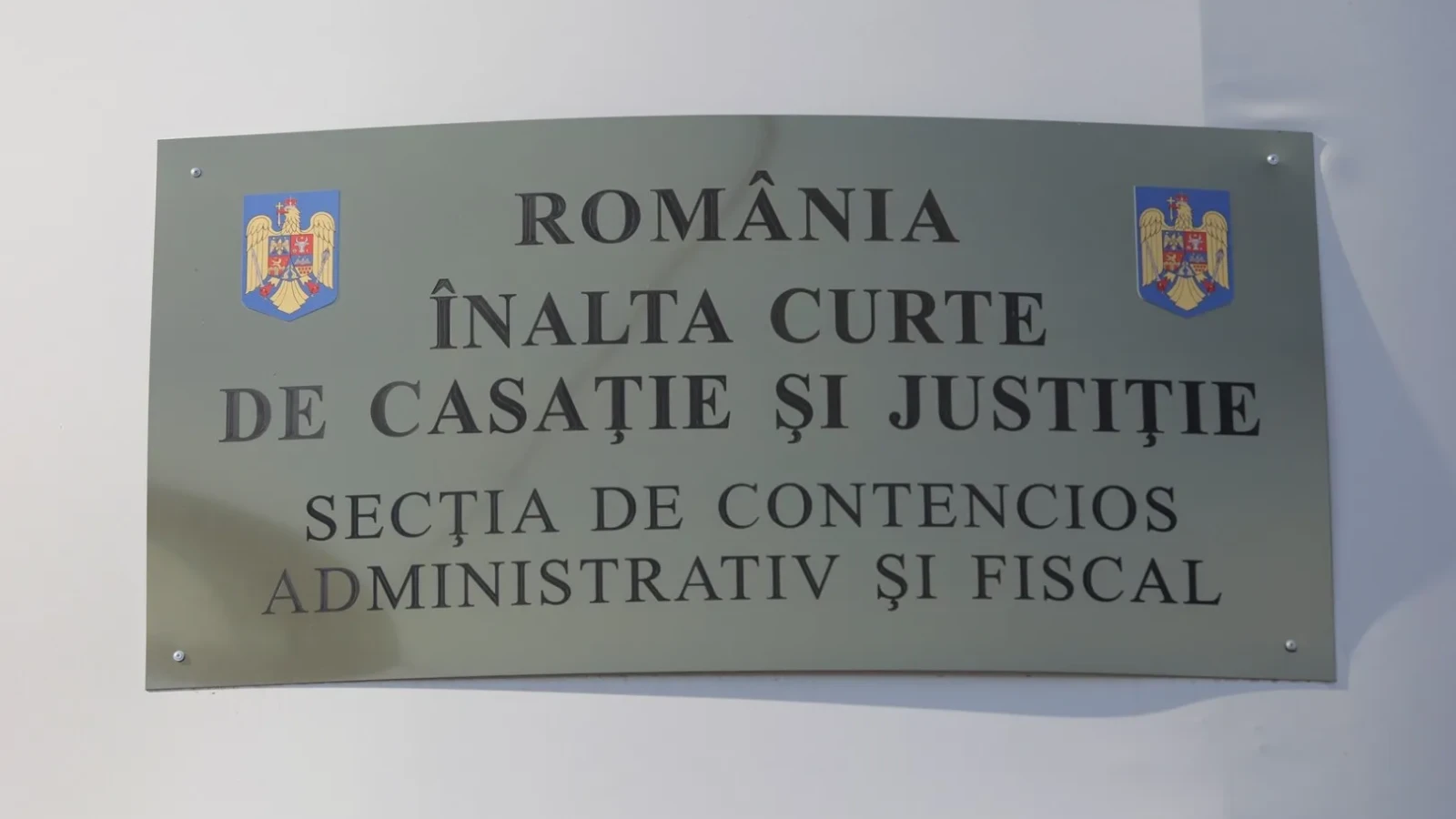 Incident fără precedent în Justiție: Judecătoarea care a suspendat ROMATSA a încercat să-și apere propria sentință la ÎCCJ și a fost scoasă din sală cu jandarmii