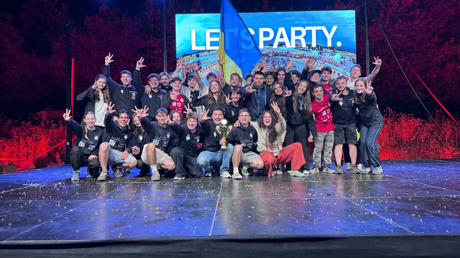Studenții clujeni de la UTCN au făcut-o din nou: podium în Croația, la Formula Student. Mașina construită de ei în garaj a bătut echipe din toată Europa
