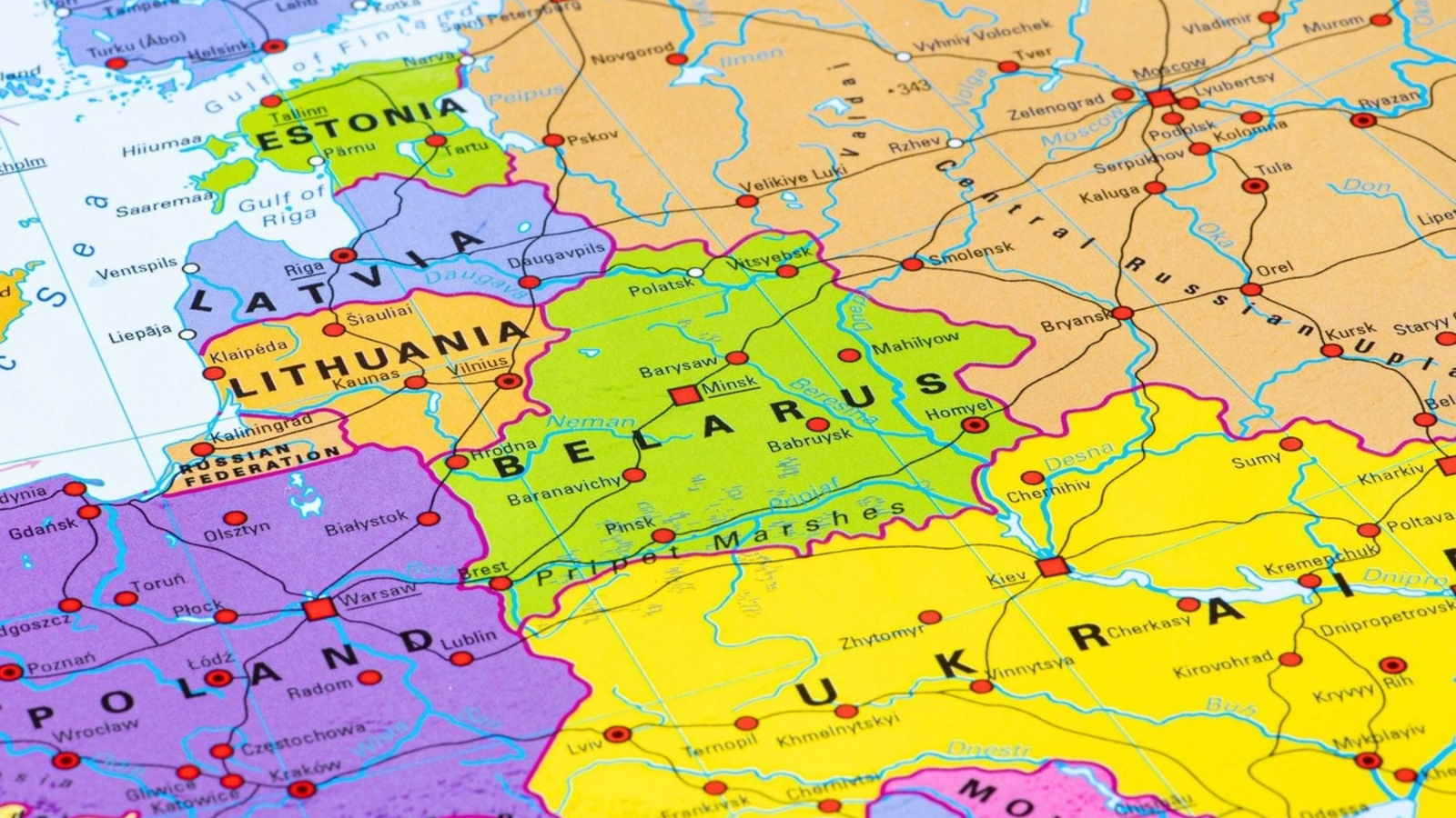 The Guardian: Polonia întoarce foaia în relația cu Ucraina: Solidaritatea de la începutul războiului s-a transformat în dispreț