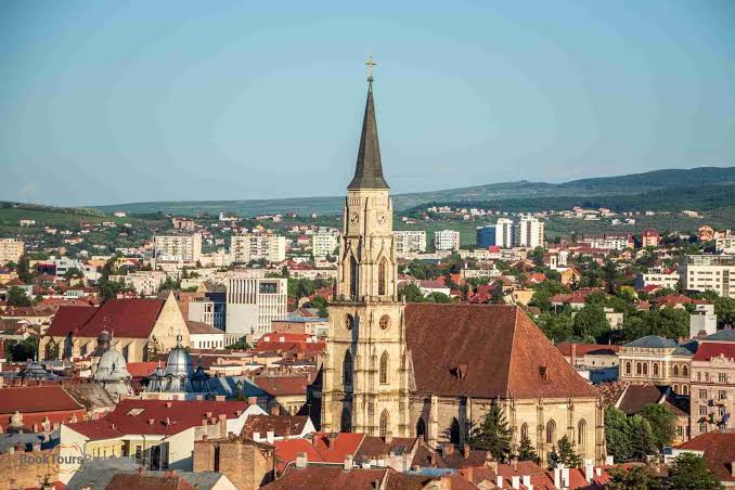 Un clujean plecat în străinătate pune la zid orașul său natal: „Prețurile și pretențiile Clujului au devenit vest-europene mult mai repede decât orașul”
