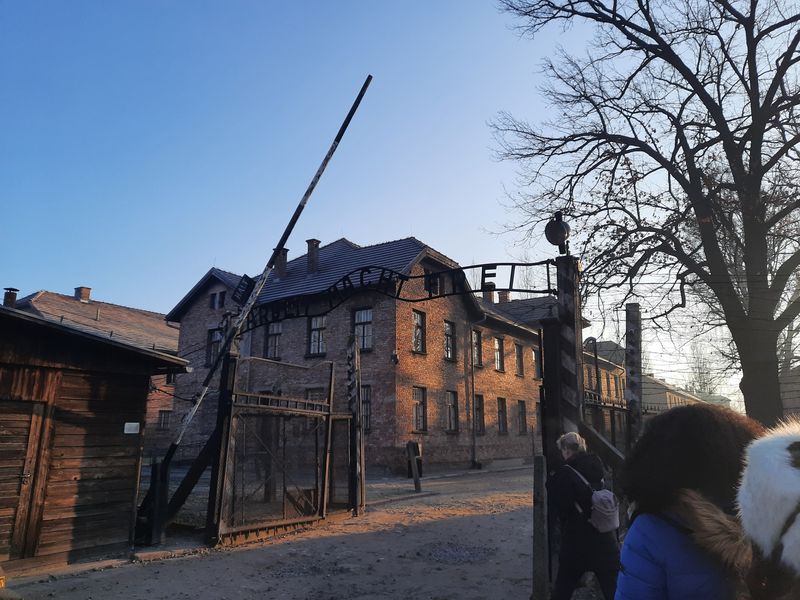 Lider polonez de extremă dreapta acuzat de negarea Holocaustului după ce a numit camerele de gazare de la Auschwitz „false”