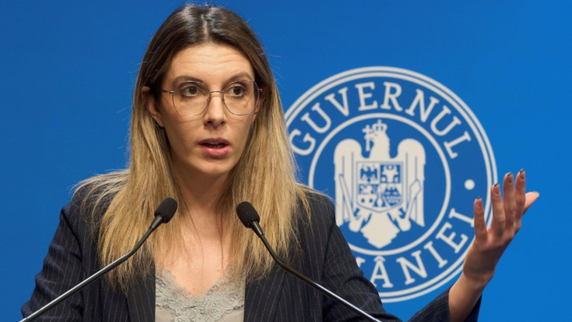 Diana Buzoianu atacă dur scandalul din administrația publică: „Se poate să treacă legi într-o singură zi. Vă dați seama câte legi ar fi putut trece?”