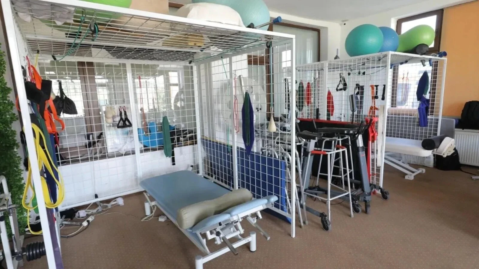 Tehnologia tridimensională care învinge gravitația, în recuperarea medicală inovativă din România: cușca Rocher