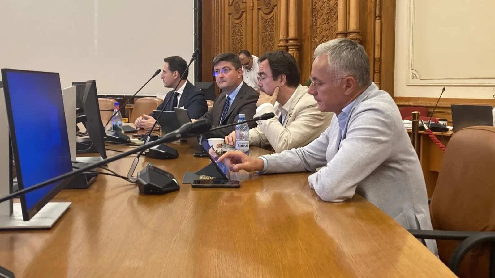 În buza formării noului Guvern se votează o puternică declarație de intenție anti-USR în Camera Deputaților