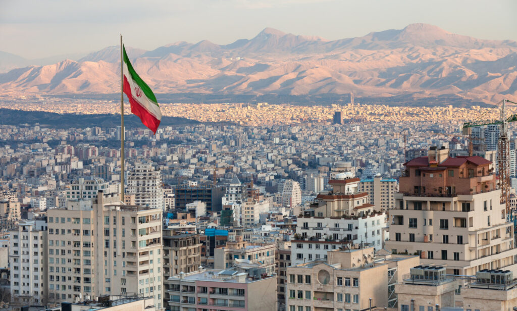 Iranienii își vând propriile morminte pentru a supraviețui