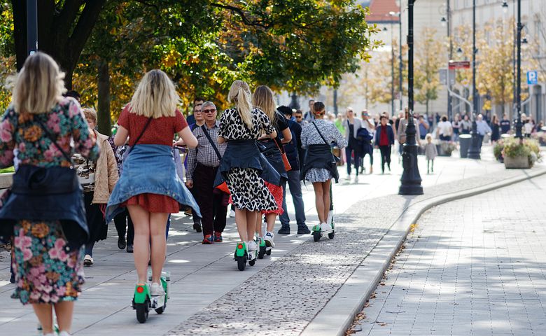 Belgia impune purtarea obligatorie a căștilor pentru trotinetele electrice mai rapide