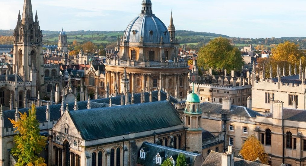 Un compozitor italian va prezenta o piesă muzicală în limba elfilor la Universitatea Oxford