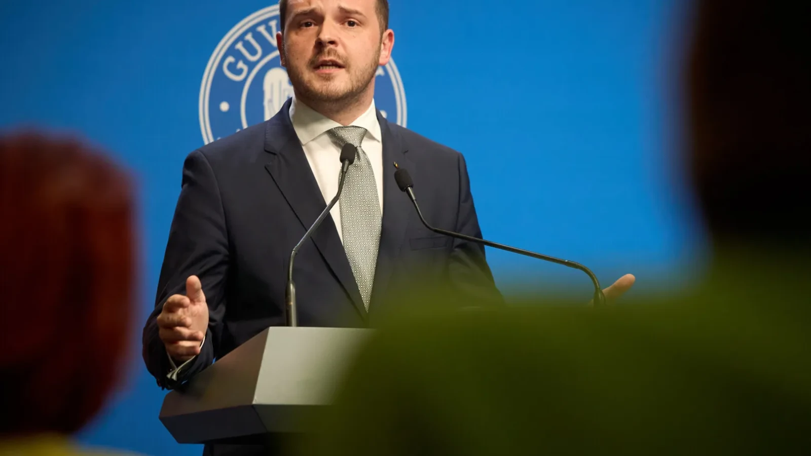 Atac cu bisturiul la Bolojan, după inaugurarea spitalului din Cluj: : 'A inaugurat spitalul construit de alții. Dacă-i de tăiat, e și el acolo'