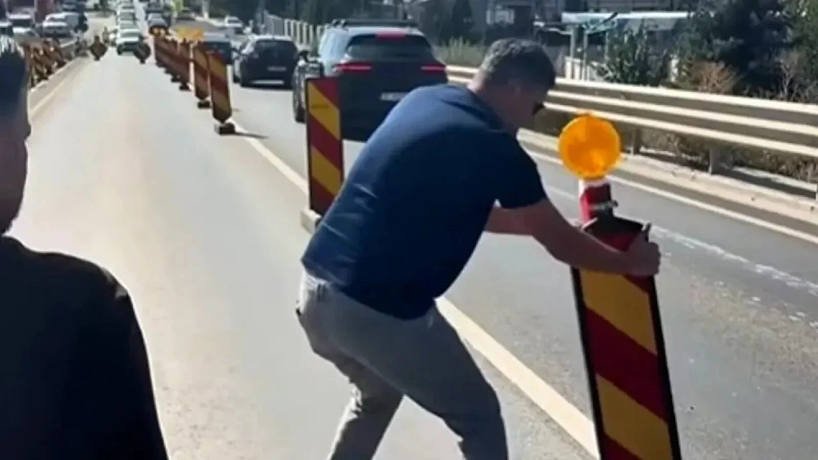 'Luni mă găsiți spânzurat de pod': Primarul din Berceni a creat haos după ce a blocat lucrările la podul de peste A0