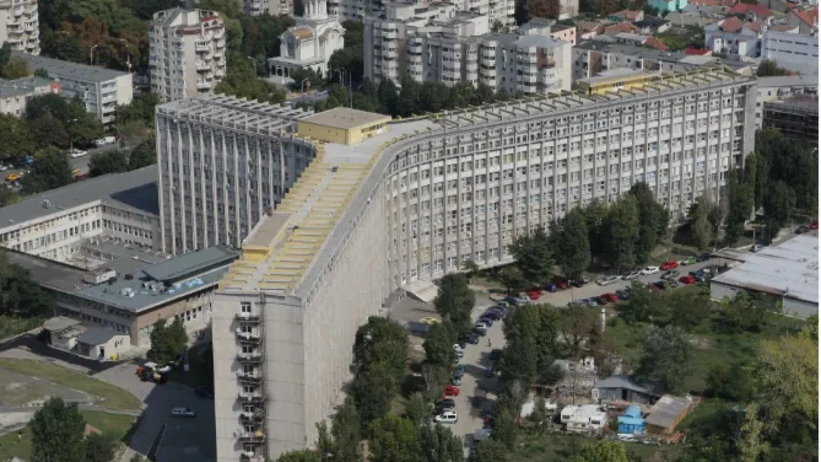Un pacient care avea dureri mari s-a aruncat de la etajul 2 al Spitalului Județean Constanța: Autoritățile au făcut public incidentul abia după două zile