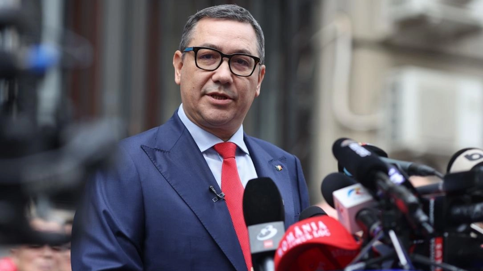Victor Ponta, atac la adresa lui Bolojan: 'Situația economică este mult mai dezastruoasă decât acum un an. Pe Băsescu l-am înjurat pe bună dreptate, Bolojan a tăiat salariile și pensiile pe inflație'