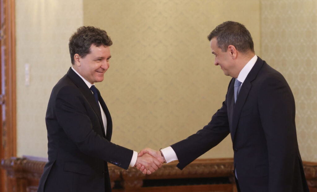 Ce șanse sunt ca noul premier desemnat de Nicușor Dan să fie învestit de Parlament? Calculele voturilor la acest moment: PSD, UDMR, Minorități plus puciștii din PNL. Fără AUR, dar cu extremiștii din noile grupuri