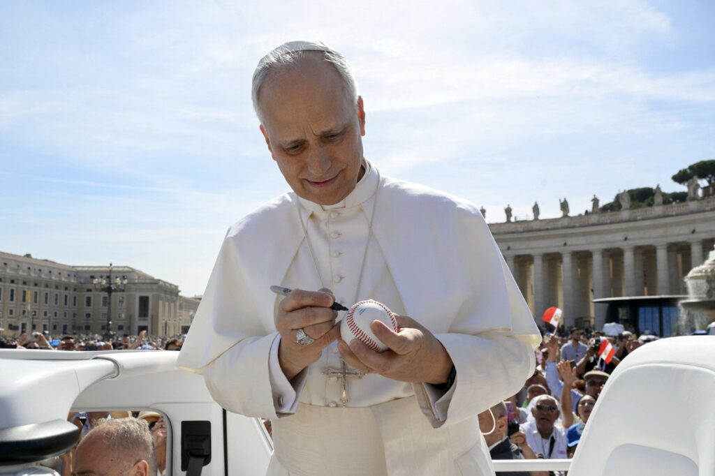 Stil infailibil: Papa Leon intră în topul Vanity Fair al celor mai bine îmbrăcate personalități