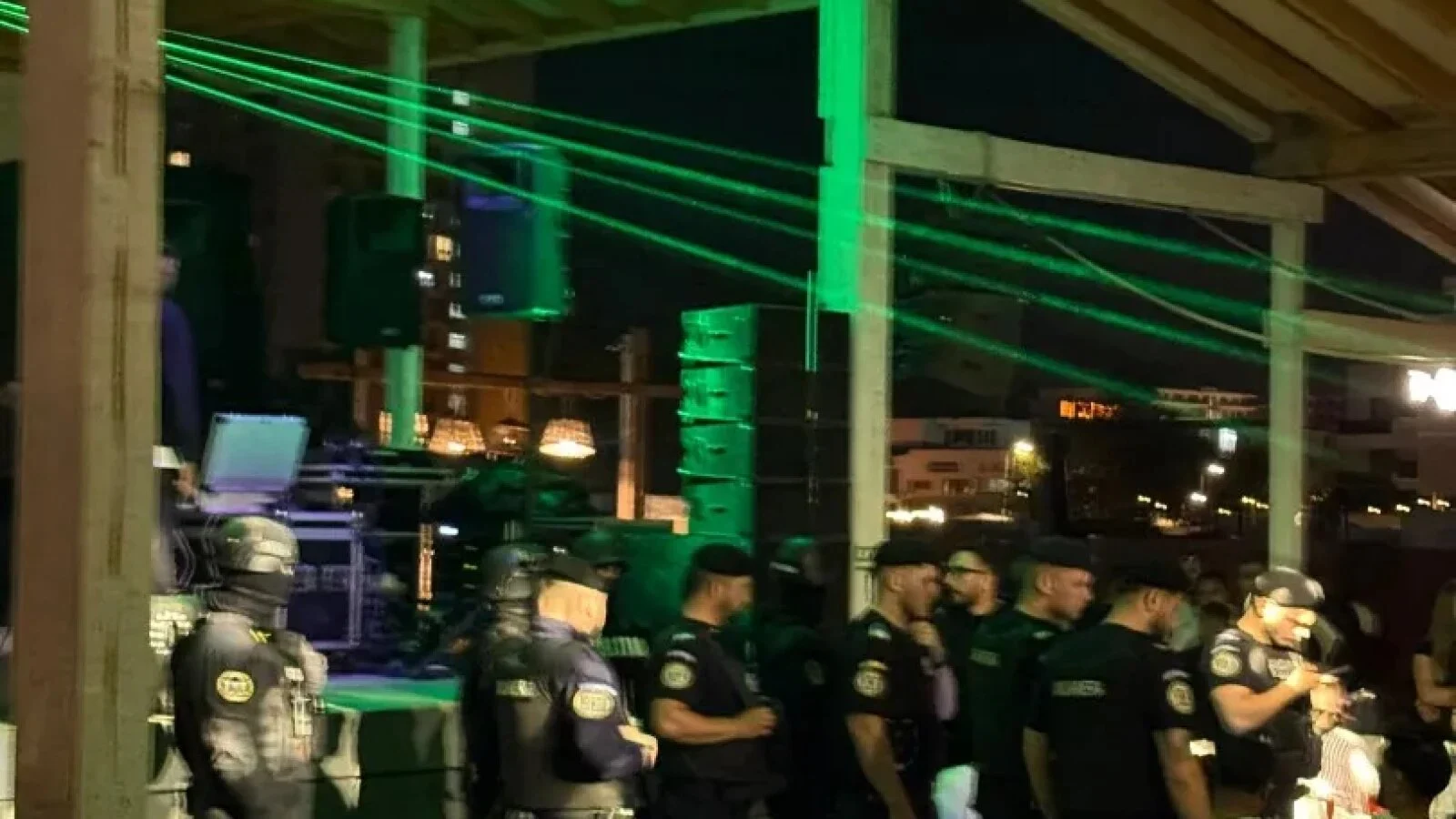 VIDEO Trei descinderi într-o săptămână la unul dintre cele mai cunoscute cluburi de pe litoral: Schema descoperită în toiul petrecerii, prin care activitatea ar fi continuat nestingherită