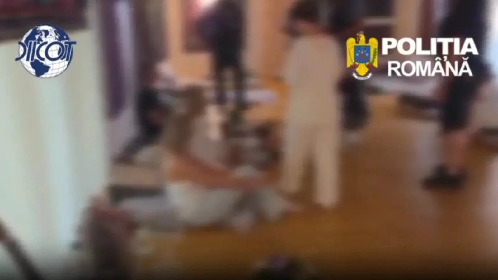 VIDEO Descindere DIICOT la un ritual cu șamani, organizat într-o pensiune: 'Reconectarea cu sinele' se făcea cu ceaiuri halucinogene și se intra numai cu recomandare