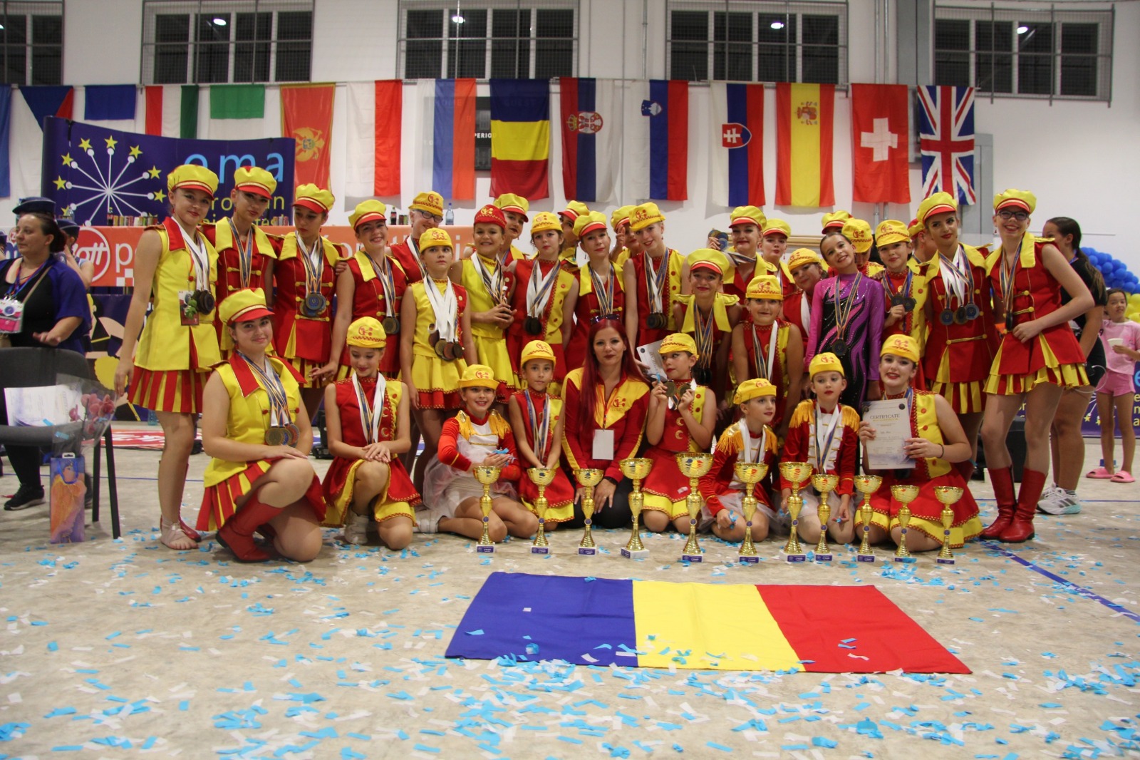 Majoretele din Cluj au adunat zeci de medalii la Campionatul European de la Gherla. Cea mai mică sportivă are doar 4 ani
